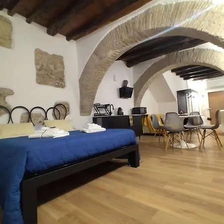 아파트 Marinhause Loft Marina 칼리아리